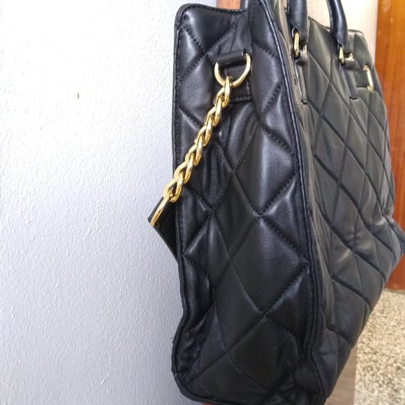 Michael Kors Hamilton Large Quilted Leather Tote - Picture 3 of 5